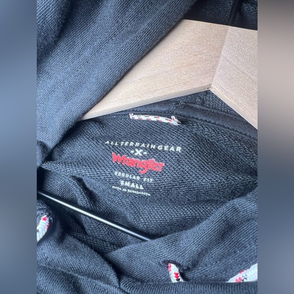 ATG by Wrangler Cropped Sweatshirt Small - Picture 6 of 8